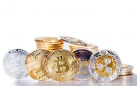 ビットコイン、4万2000ドル近くで調整