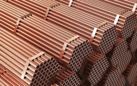 銅が10年ぶりの高値を記録、買うには遅すぎるか？