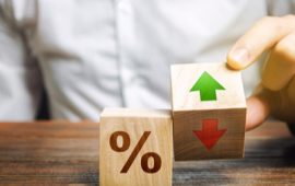 金利が上がらないのは何故?