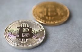 ETHが危機的な水準で取引される中、暗号資産の船を支えるBTC